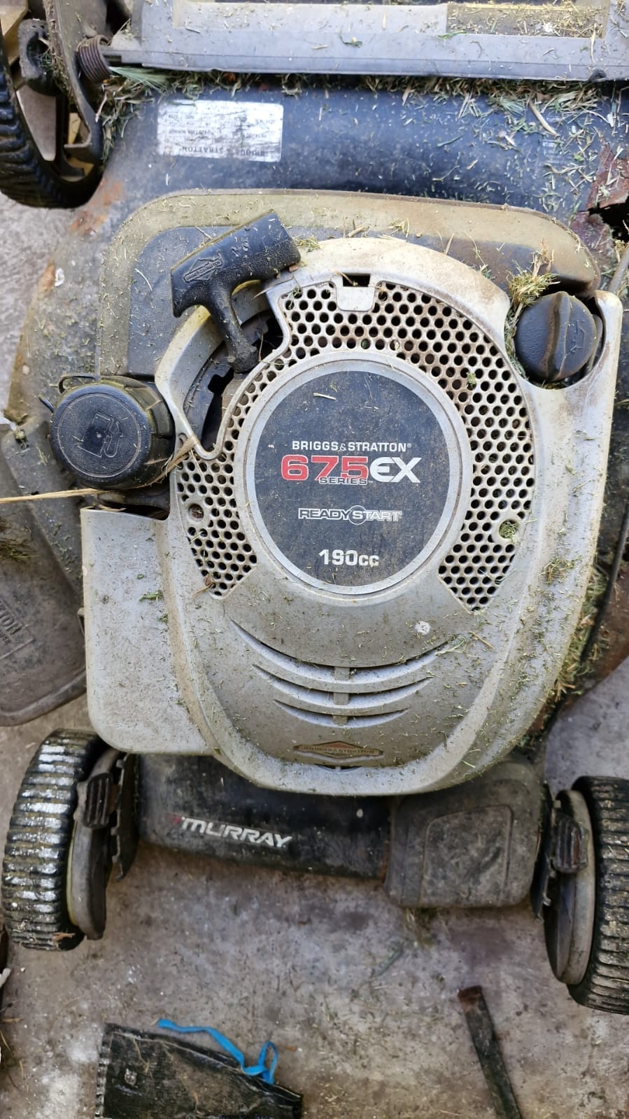 Motor Briggs & Stratton 675EX en reparación